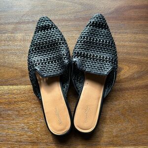 Universal Thread Black Woven Mules